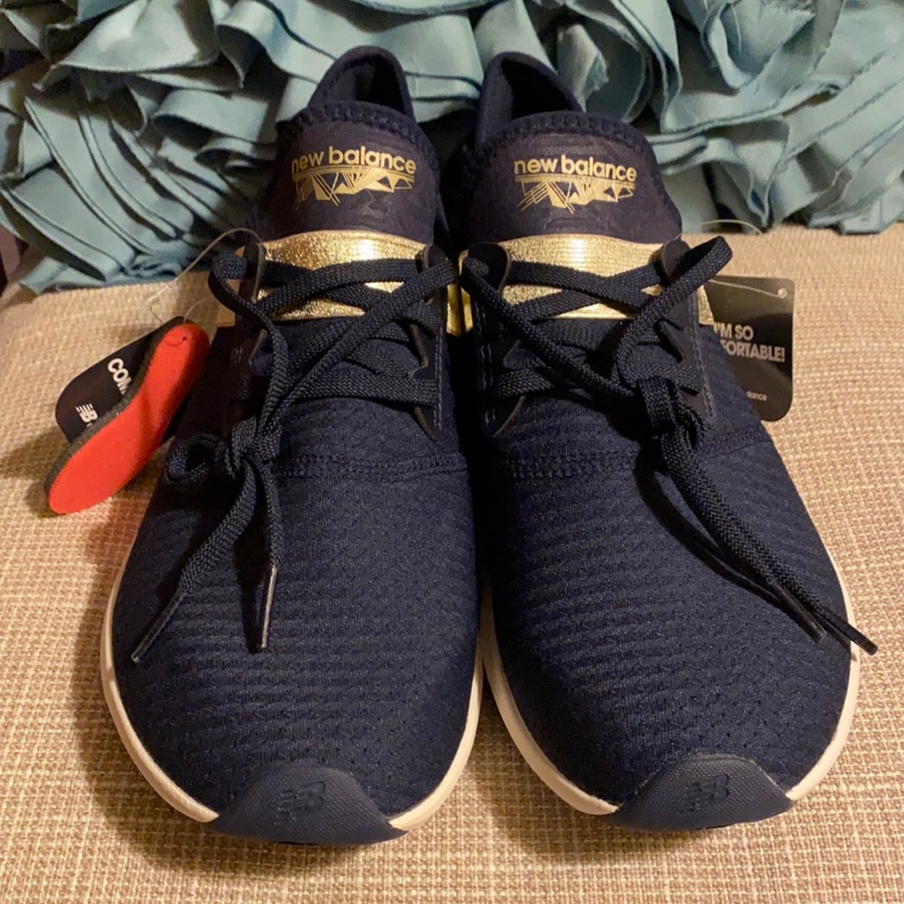 🌻NEW BALANCE Memory sole comfort. Size EU44 US12.  Navy w/ Gold metallic (F010)